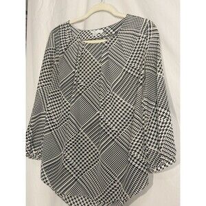 New York & co Blk/Wht Geometric Pin& Tucked Blouse Sz M